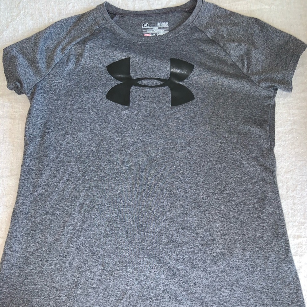 Under Armour T-shirt